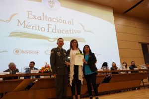 exalt-merito-educativo-f40