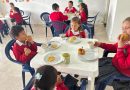 Estudiantes rurales de Macanal superan largas distancias para cumplir sus sueños con apoyo del PAE